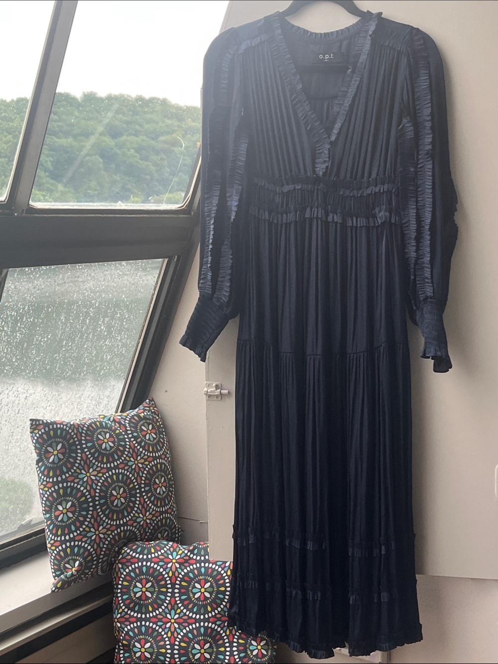 OPT Navy Long-Sleeve Pleated Maxi Dress - Picture 2 of 4